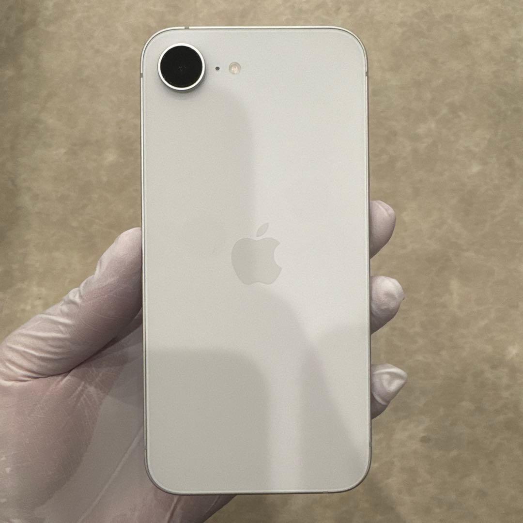 【極美品】Apple iPhone 16e 128GB