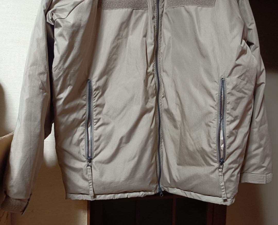 TAION/GLOSTER別注 LEVEL7 ダウン L　薄くシミあり　ベージュ