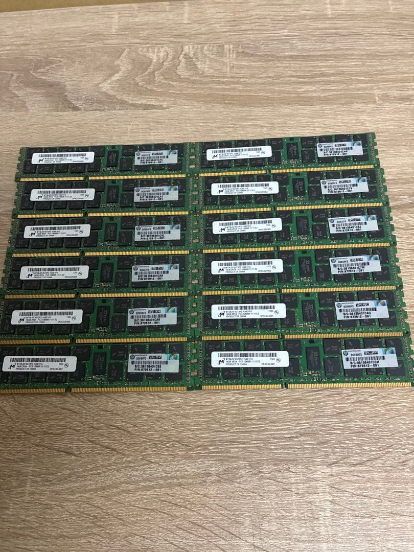 合計 192GB 16GB DDR3 ECCメモリ（RDIMM） × 12枚