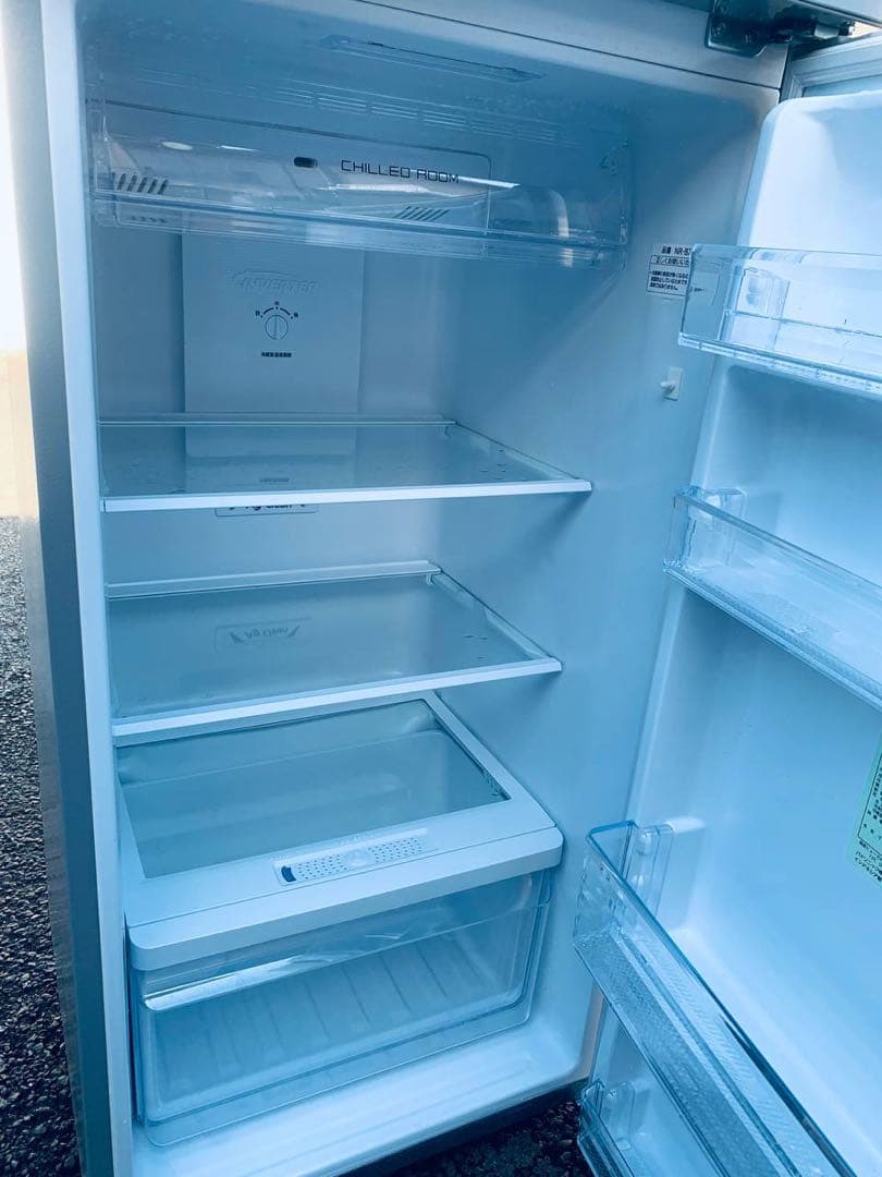 送料設置無料　Panasonic ノンフロン冷凍冷蔵庫　NR-B251T-SS