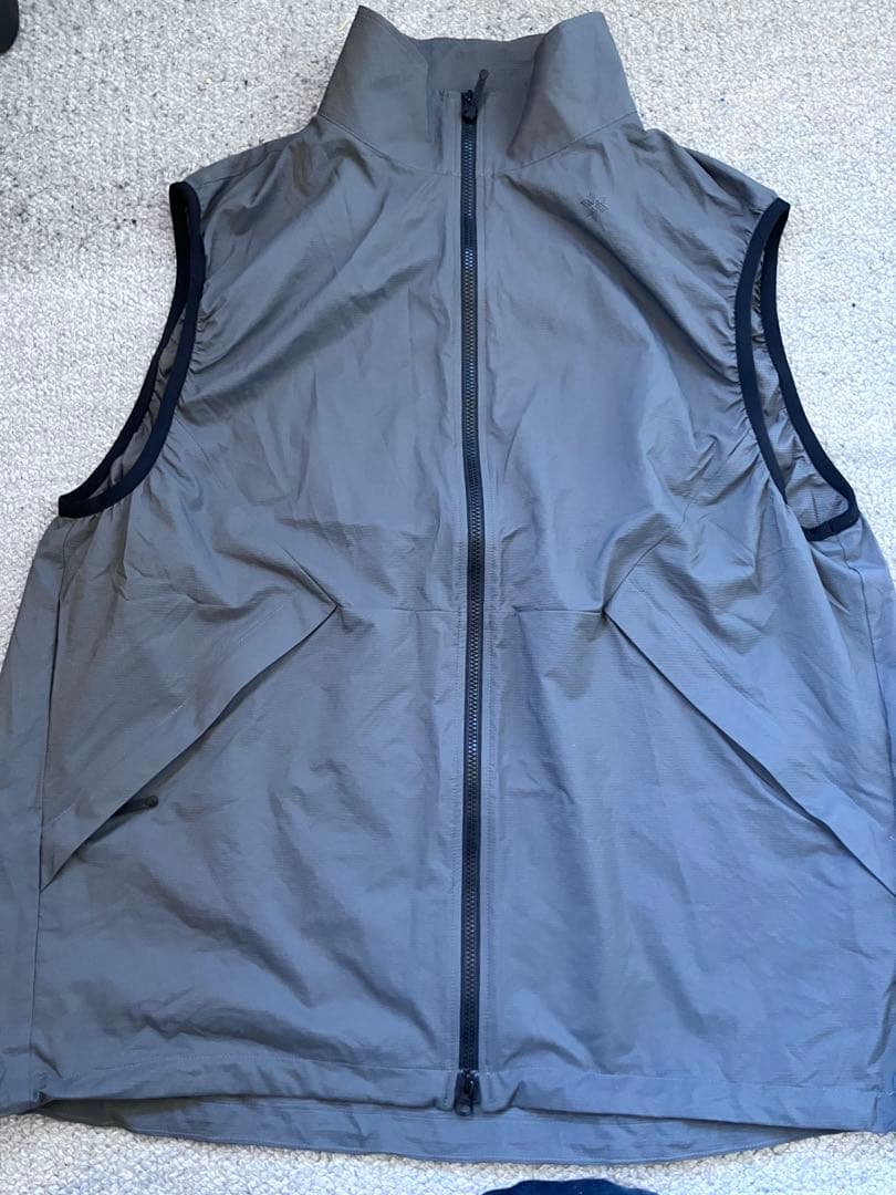 GOLDWIN　PERTEX EQUILIBRIUM Wind Vest グレー