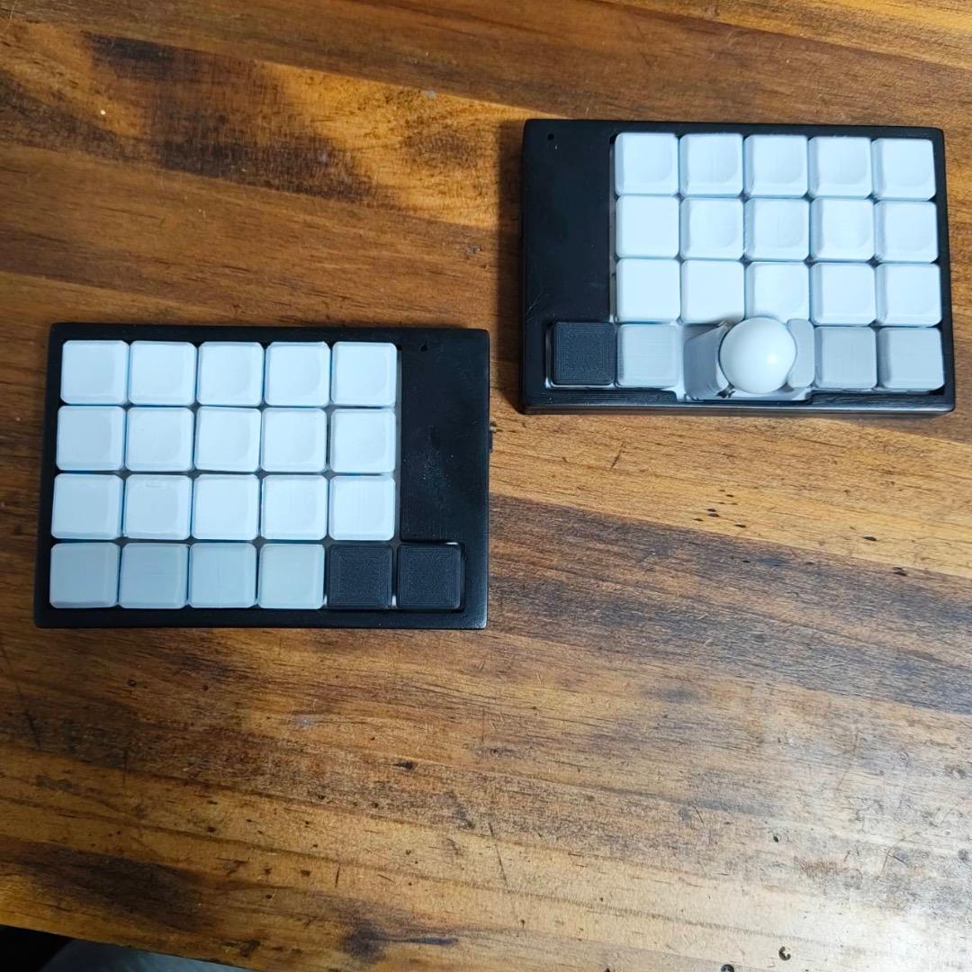 人気の分割キーボードconductor 筐体ブラック