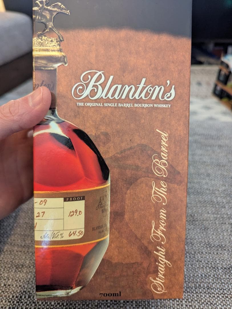 ウイスキー Blanton's Straight From The Barrel 700ml