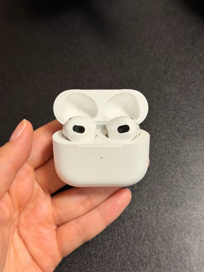 AirPods（第3世代）本体 充電ケース付き