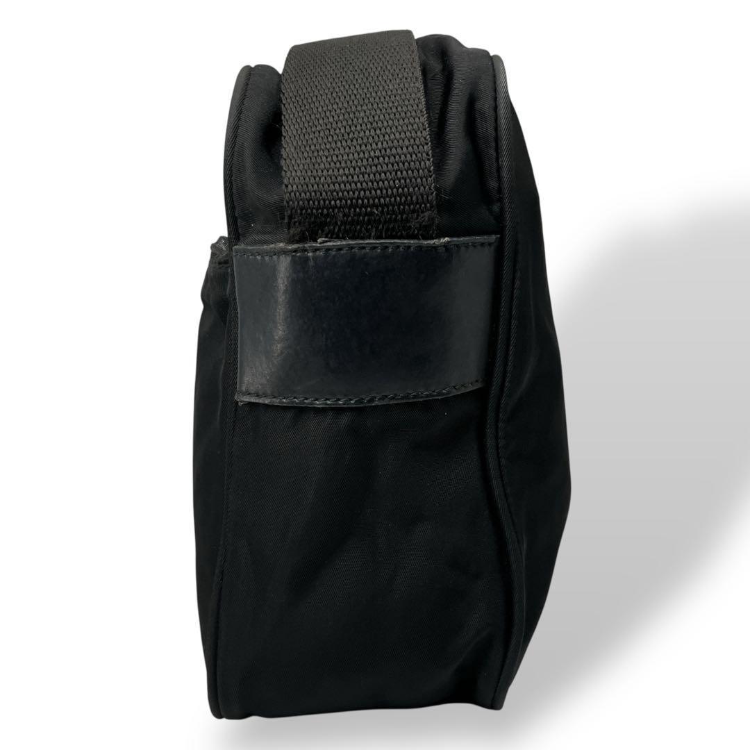 プラダ　カメラバッグ　ショルダーバッグ　三角ロゴ　横型　ナイロン　レザー　y2k