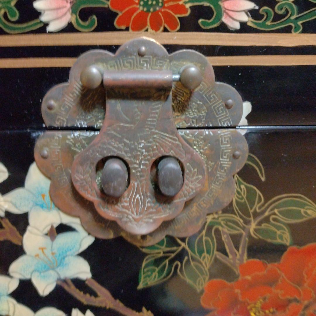 漆塗り家具　　手書き花鳥蒔絵