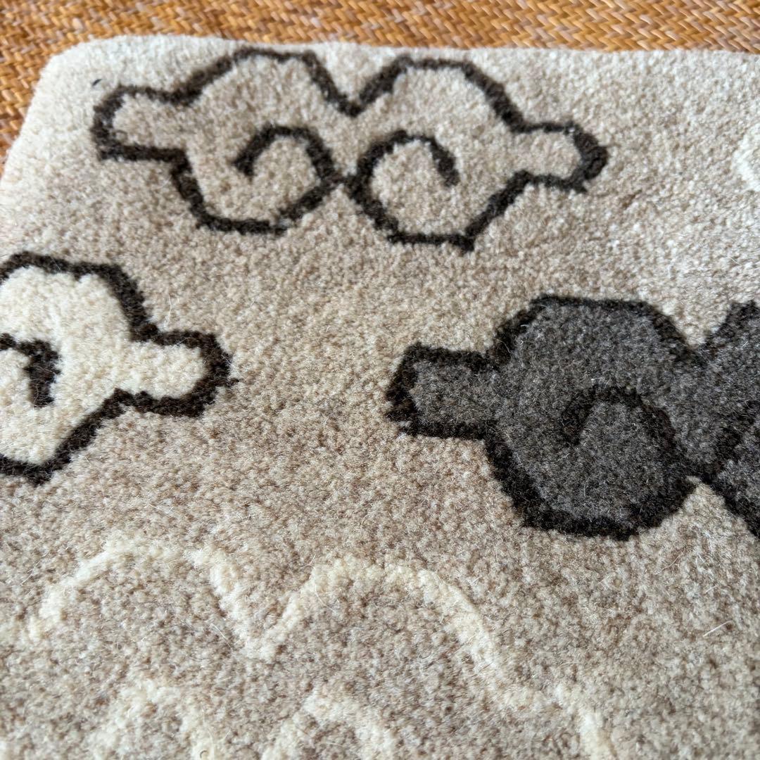 チベタンラグ　シートラグ　チェアマット　雲ナチュラル