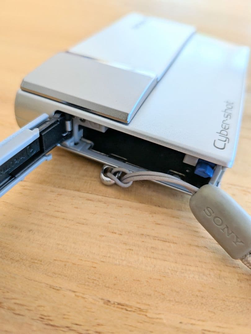 SONY Cyber−Shot DSC-T10 デジタルカメラ　美品