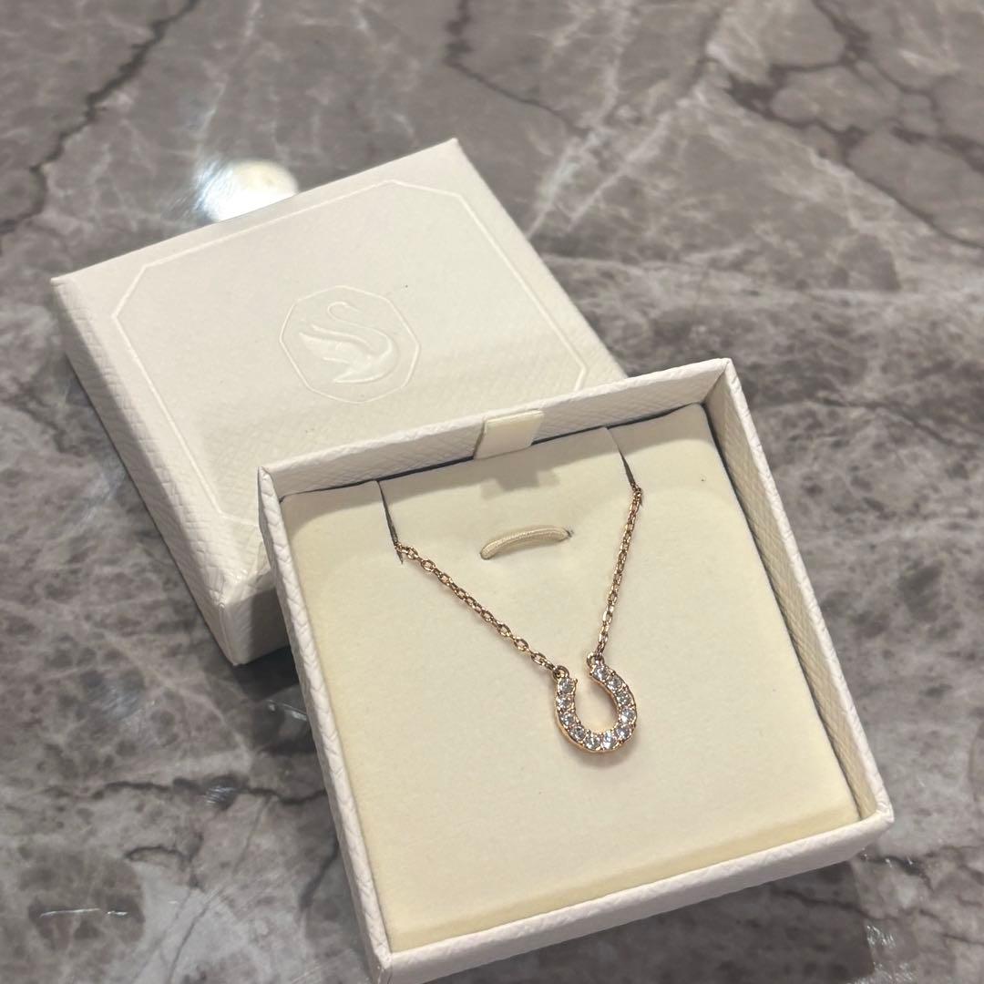 SWAROVSKI ホースシュー ネックレス