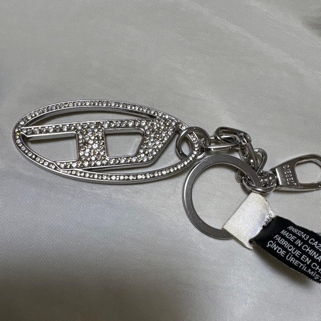 カ*ト様 Diesel クリスタルオーバルキーホルダー（カラビナ）