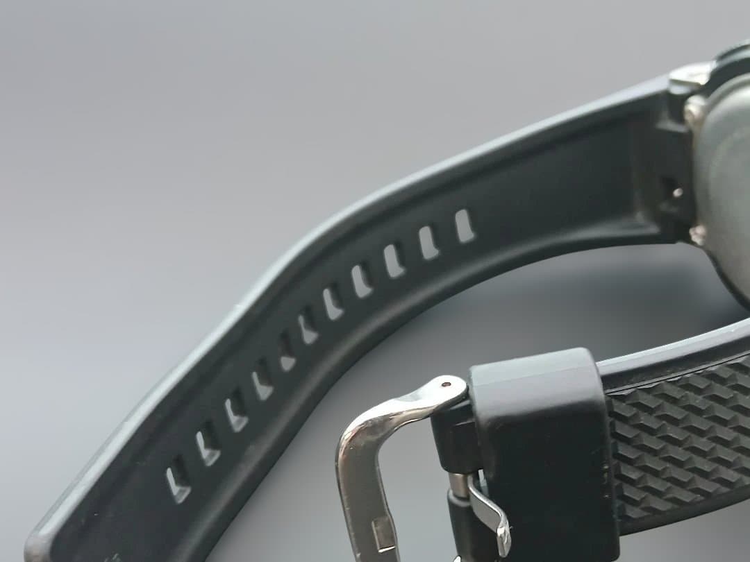 G-SHOCK デジタル腕時計 シルバー/ブラック GM-110