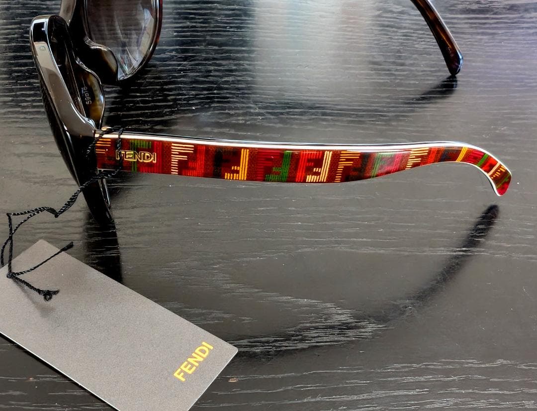 FENDI レディス　サングラス　FS5305A　ズッカ柄(新品未使用)