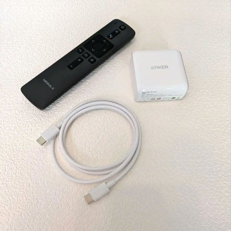 【美品】Nebula Vega Portabl プロジェクター＆ケース