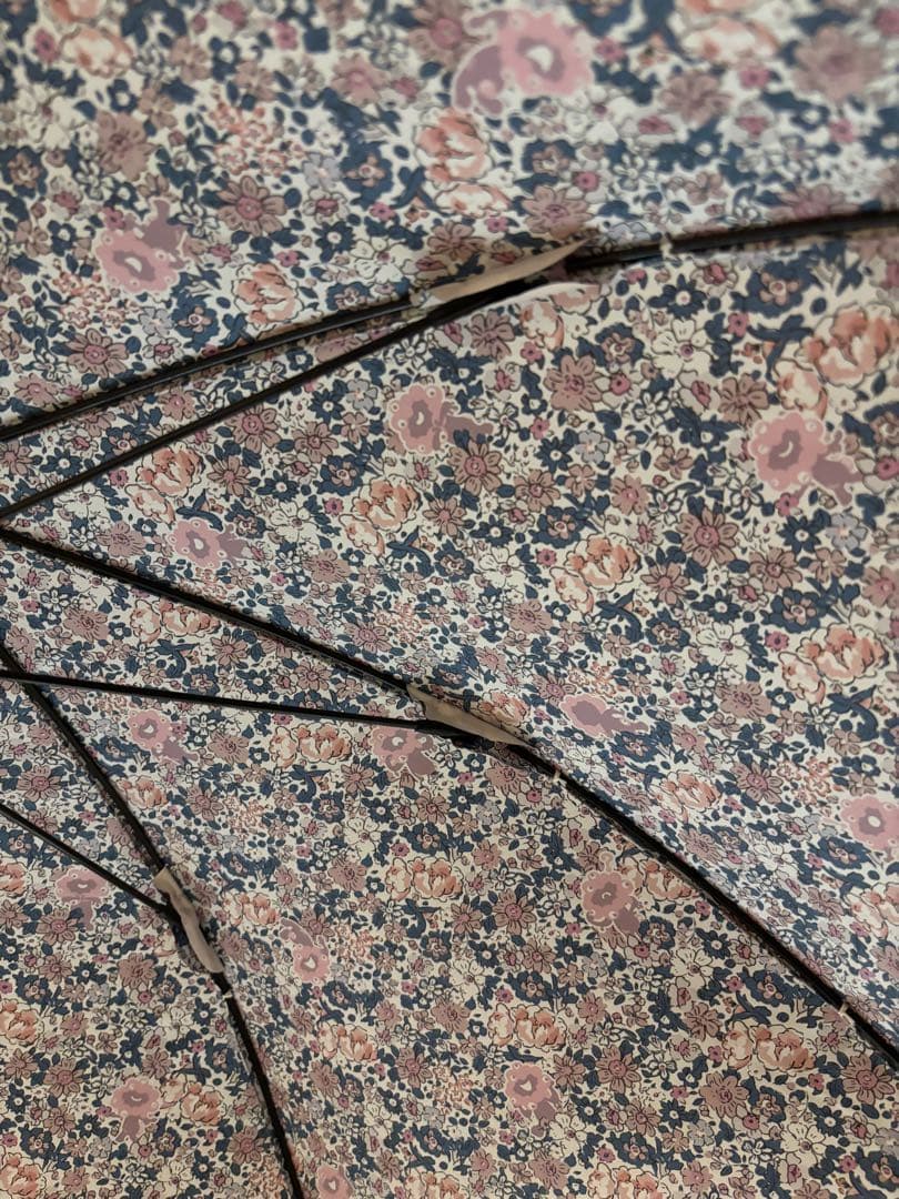 ミャクミャクUVカット長傘 リバティ柄　花柄晴雨兼用 ベージュ　ピンク