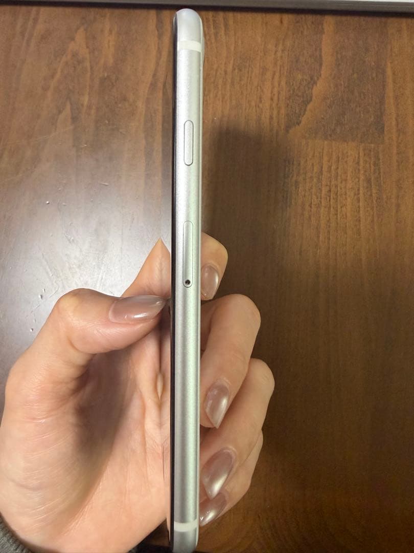 iphone se 第2世代 64gb