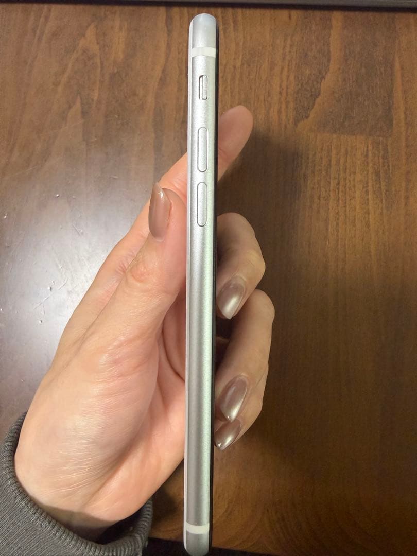 iphone se 第2世代 64gb