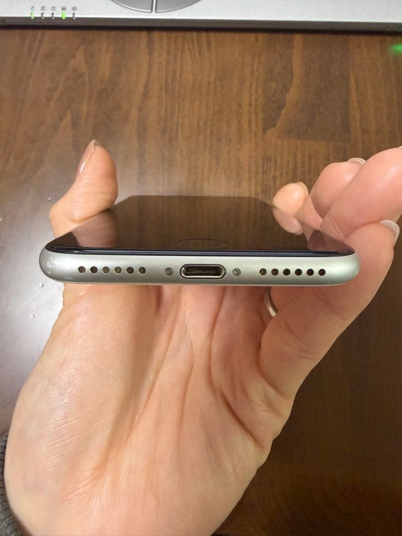 iphone se 第2世代 64gb