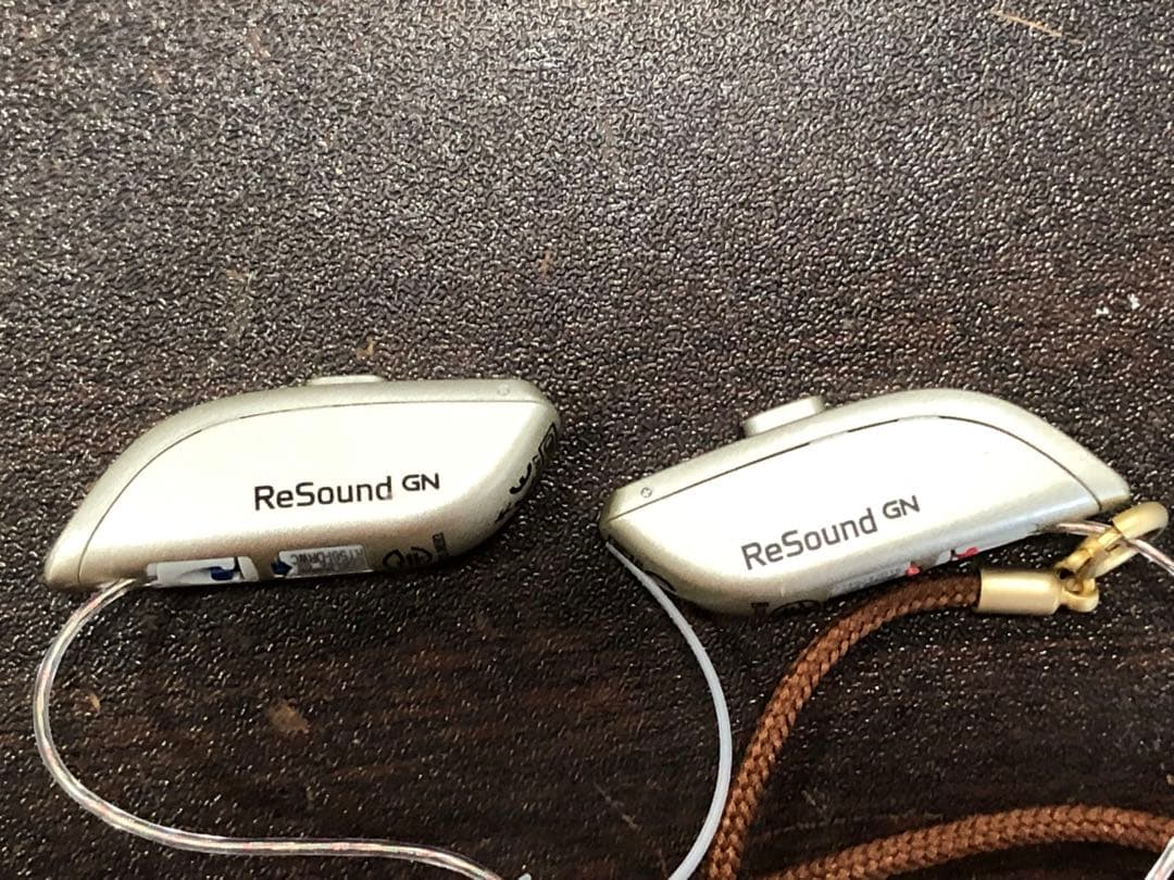 値下げします。ReSound GN耳かけ型集音器充電ケース付き