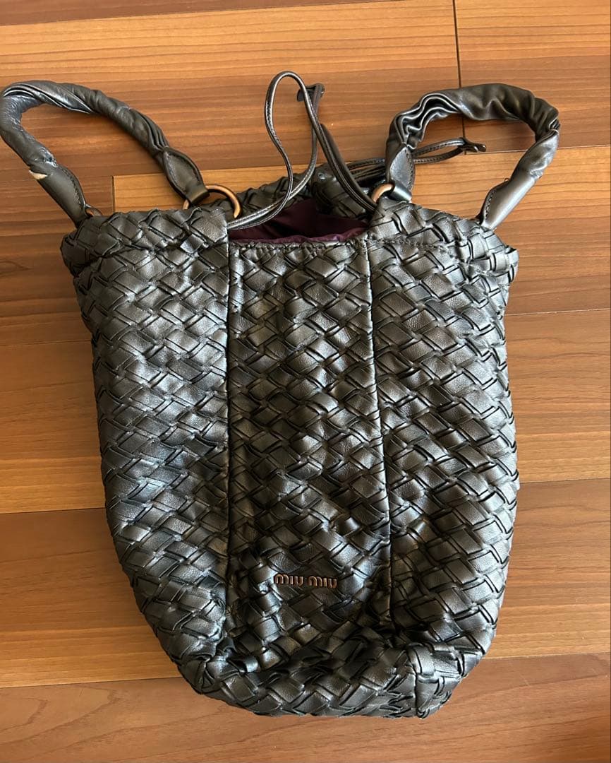 miu miu 編み込みレザーハンドバッグ