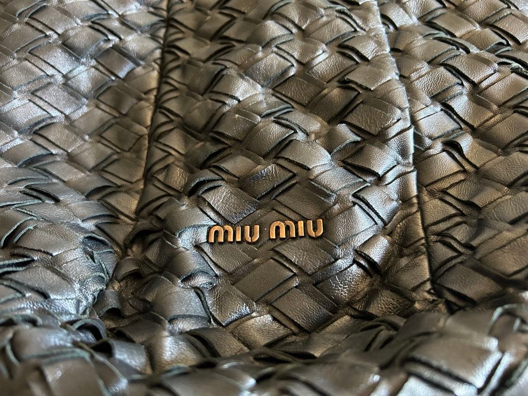 miu miu 編み込みレザーハンドバッグ