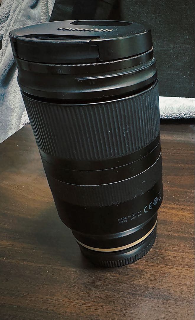 Tamron 28-75 eマウント　高性能 ズームレンズ 交換式マウント 黒