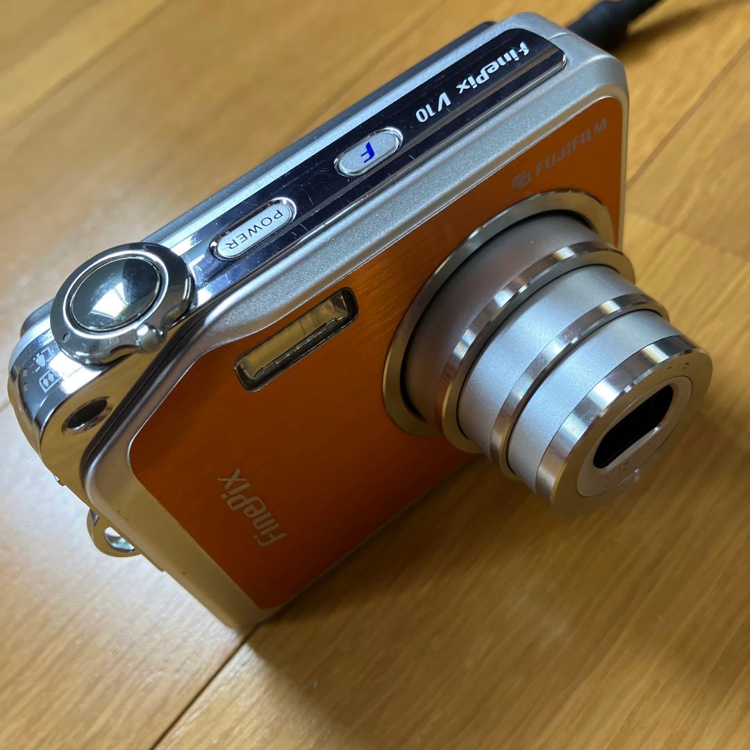Fujifilm FinePix V10オレンジ色 2GBメモリーカード付き