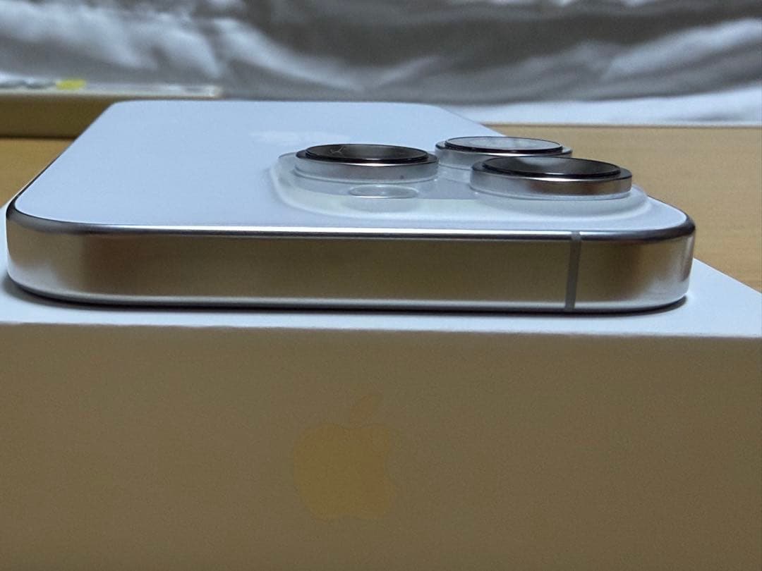 iPhone 16 Pro 512GB ホワイトチタニウム SIMフリー