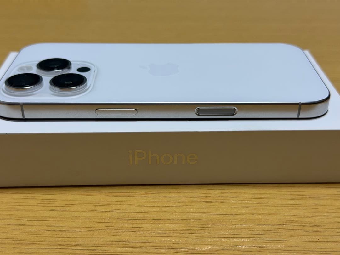 iPhone 16 Pro 512GB ホワイトチタニウム SIMフリー