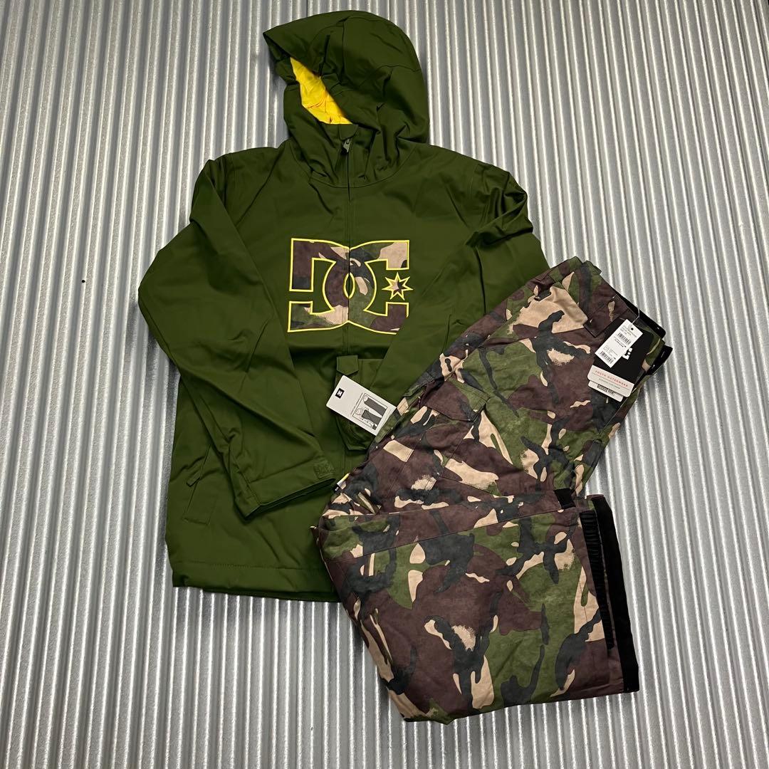 未使用　DC スノボウェア　スキーウェア　子供用　キッズ　上下　150cm