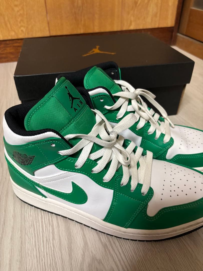 NIKE AIR JORDAN1MID ラッキーグリーン