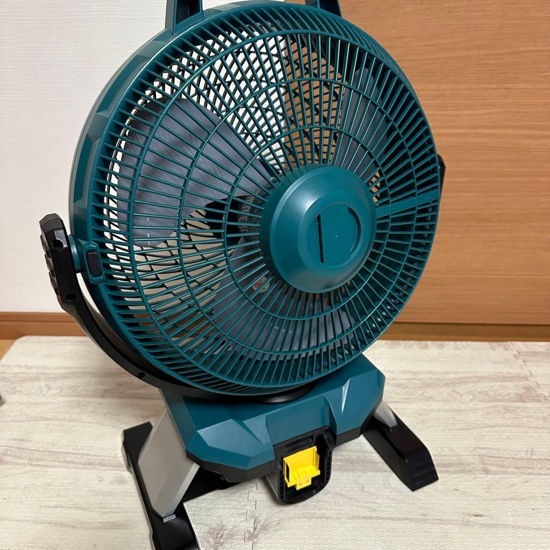 自動首振り／タイマー付 マキタ充電式ファンCF301D動作確認済み