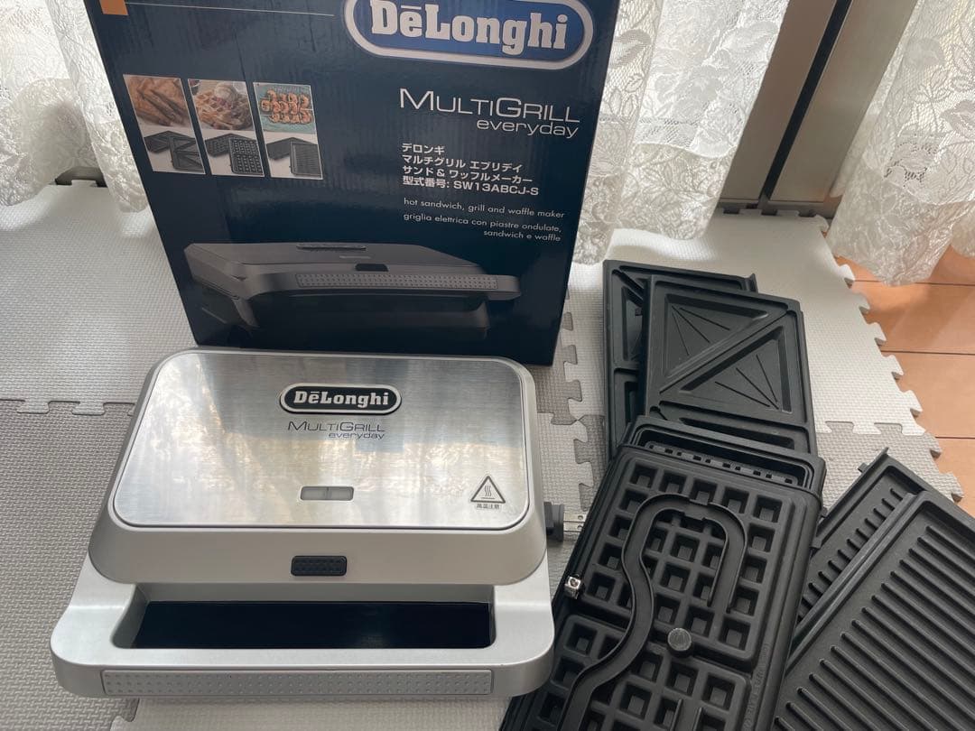 De'Longhi デロンギ　マルチグリル ホットサンド & ワッフルメーカー