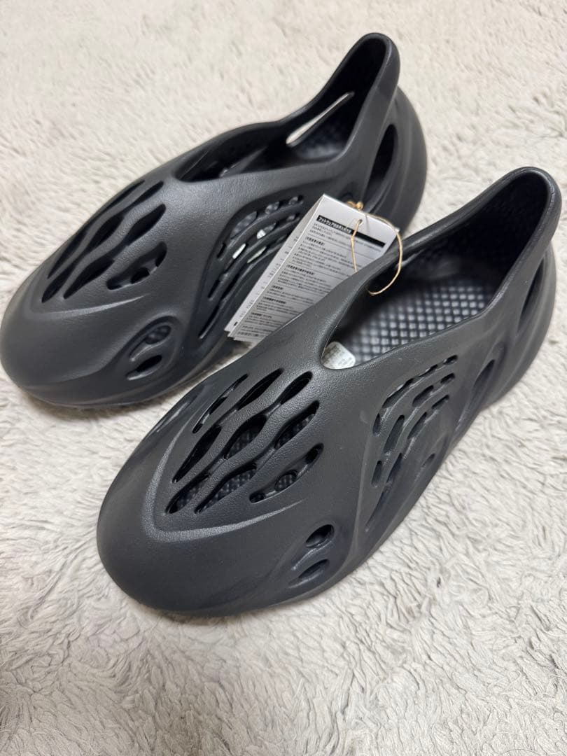 靴 adidas YEEZY Foam Runner \