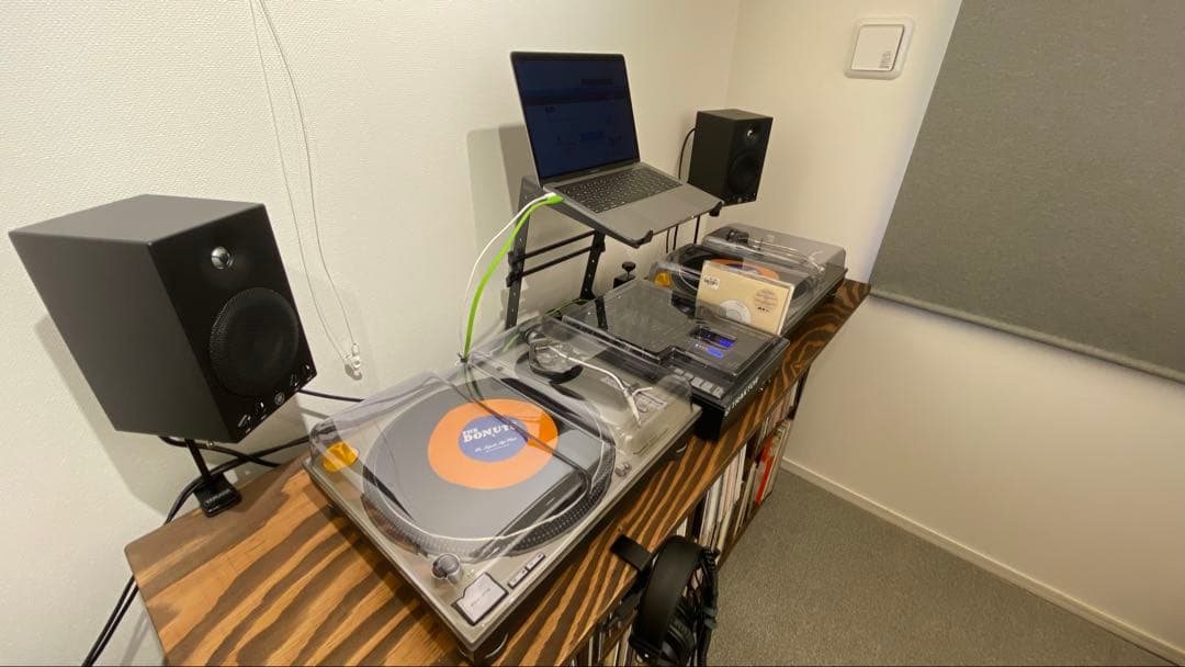 【オーダーメイド】レコード棚兼ターンテーブル台 / レコード600枚以上収納可