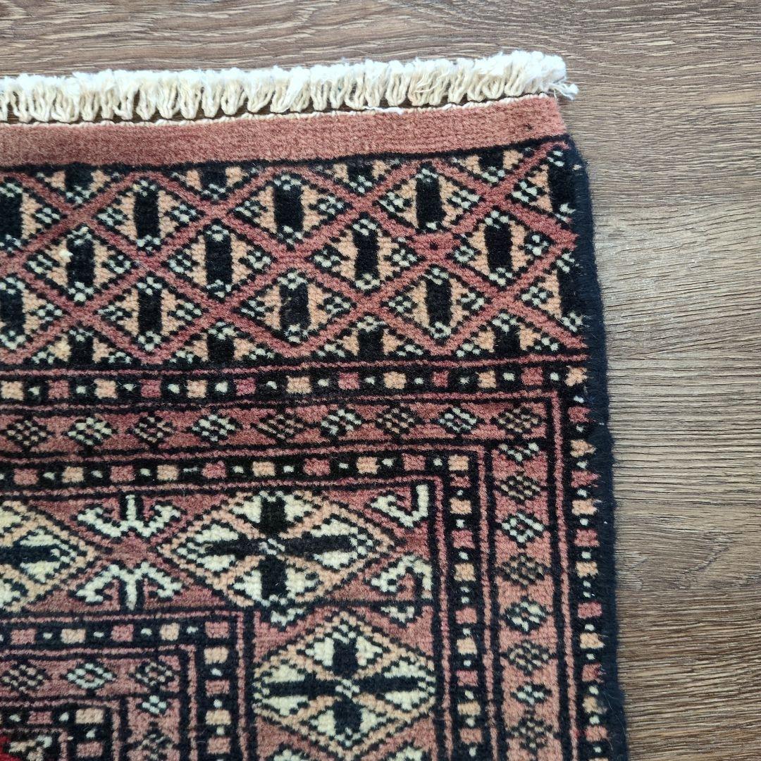 パキスタン　ヴィンテージラグ　トライバルラグ　手織り絨毯