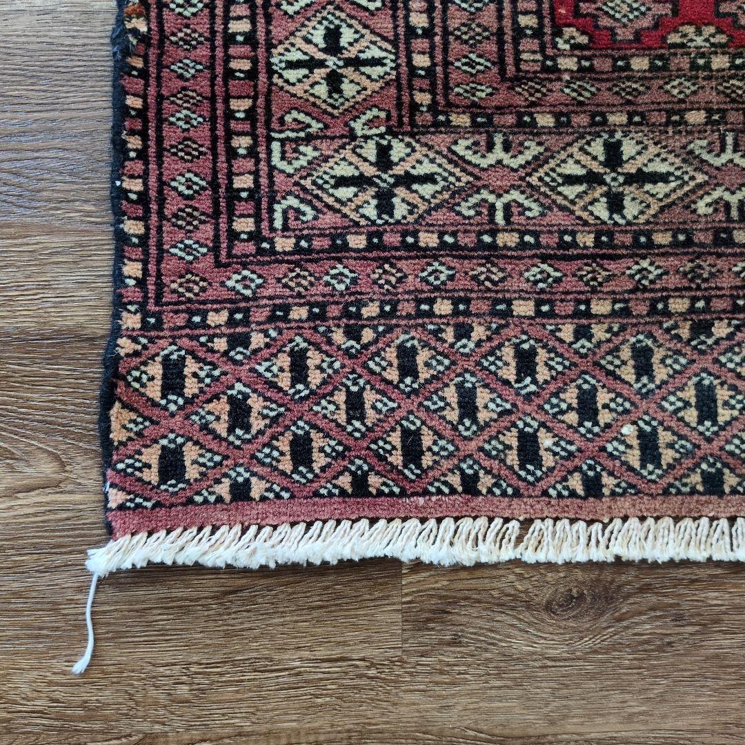 パキスタン　ヴィンテージラグ　トライバルラグ　手織り絨毯