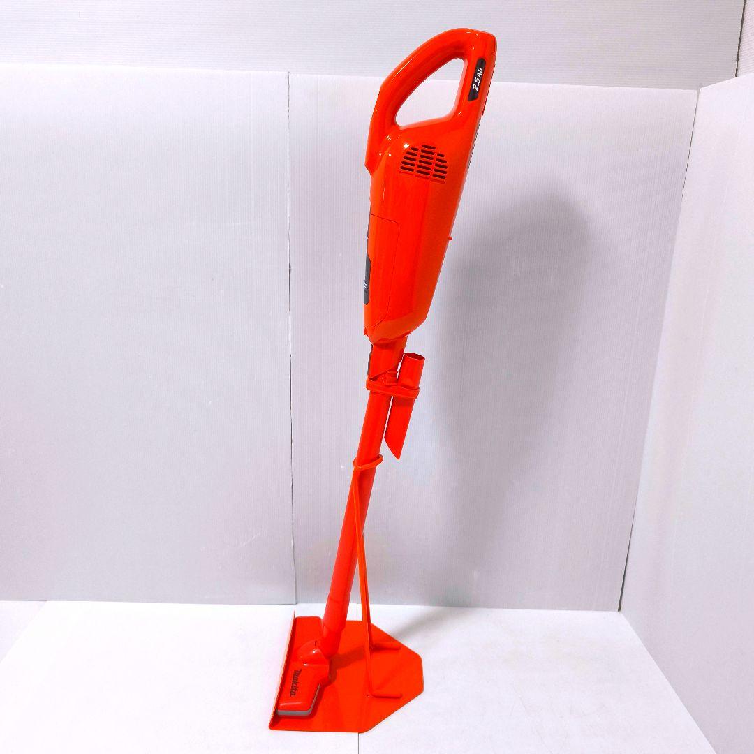 【送料無料】マキタ 充電式クリーナー ターボ・60 スタンド付 CL113FD