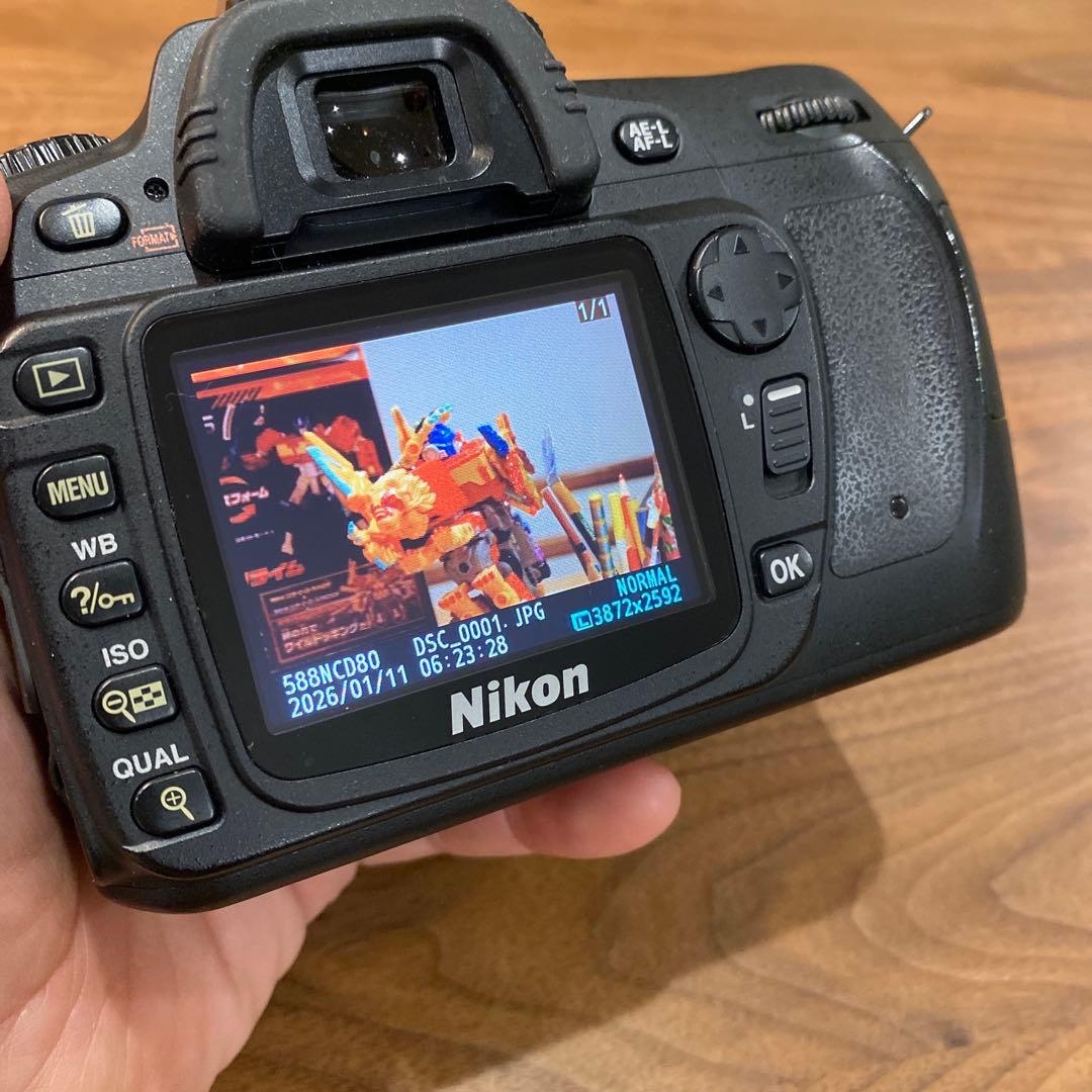 Nikon D80 デジタル一眼レフ　ボディとバッテリー