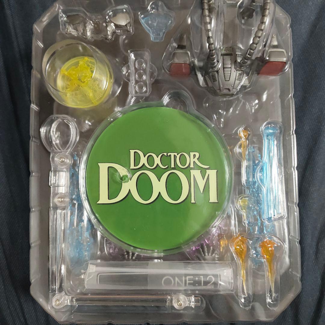mezco メズコ　ワン12 ドクタードゥーム doctor doom