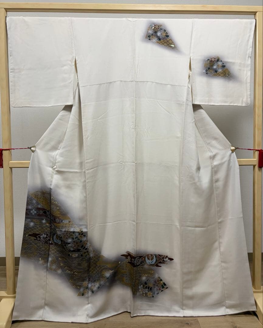 A 鳳凰に唐草唐花模様 白 金彩 正絹 袷 訪問着 着物 K33