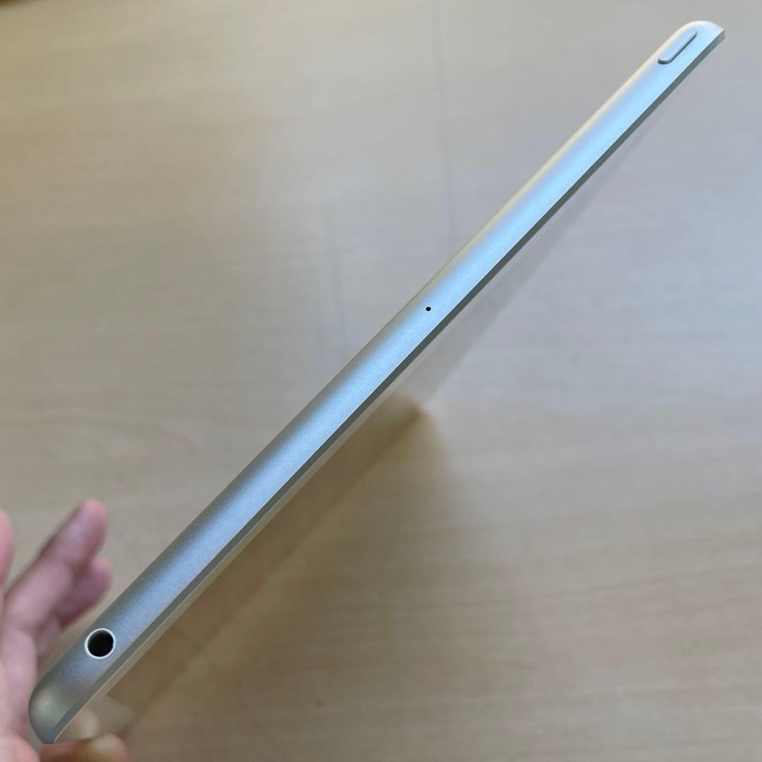 iPad 第5世代　A1822　Wi-Fiモデル　シルバー　32GB 美品　#4