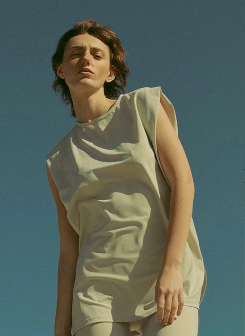 新品未使用【ETRE TOKYO】エトレトウキョウ ラッシュガード Mサイズ