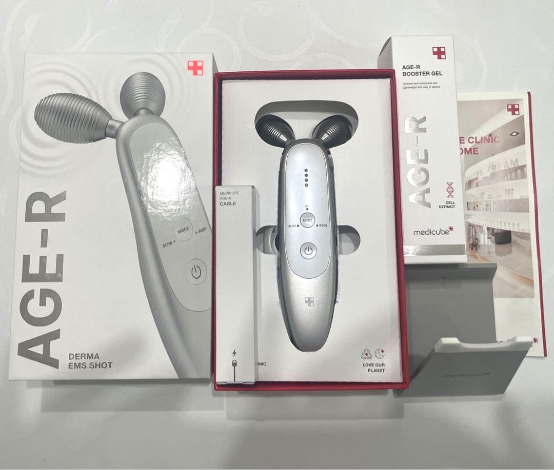 ほぼ未使用　メディキューブ美顔器　MEDICUBE AGE-R01ダーマショット