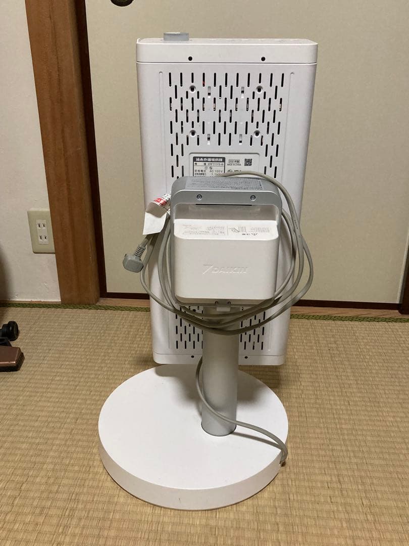 ダイキン DAIKIN 遠赤外線暖房機 セラムヒート ERFT11YS-W