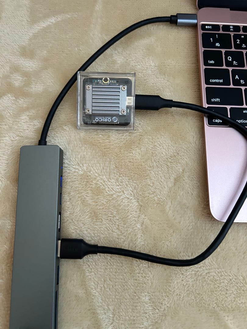 訳あり MacBook 12㌅ 2016 ローズゴールド 8GB 外付SSD起動