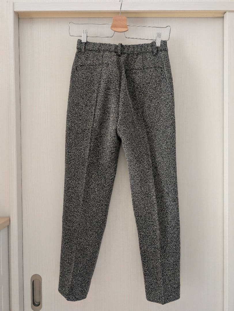 新品！ユナイテッドアローズ　テーパードパンツ