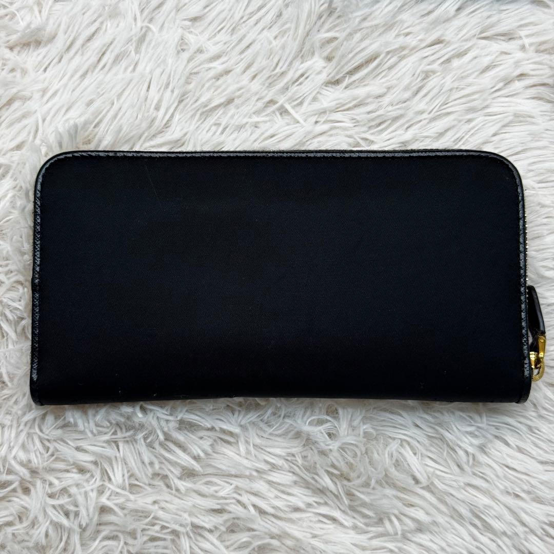 現行 美品✨プラダ トライアングルロゴ サフィアーノ ナイロン 長財布