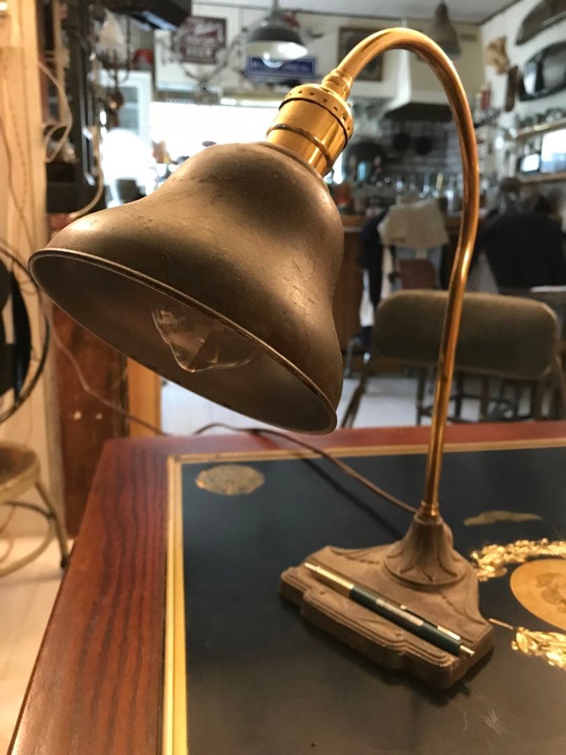 1940s年代頃のEAGLE社のデスクランプ