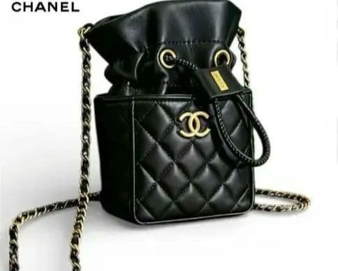 CHANEL　ノベルティ キルティングショルダーバッグ