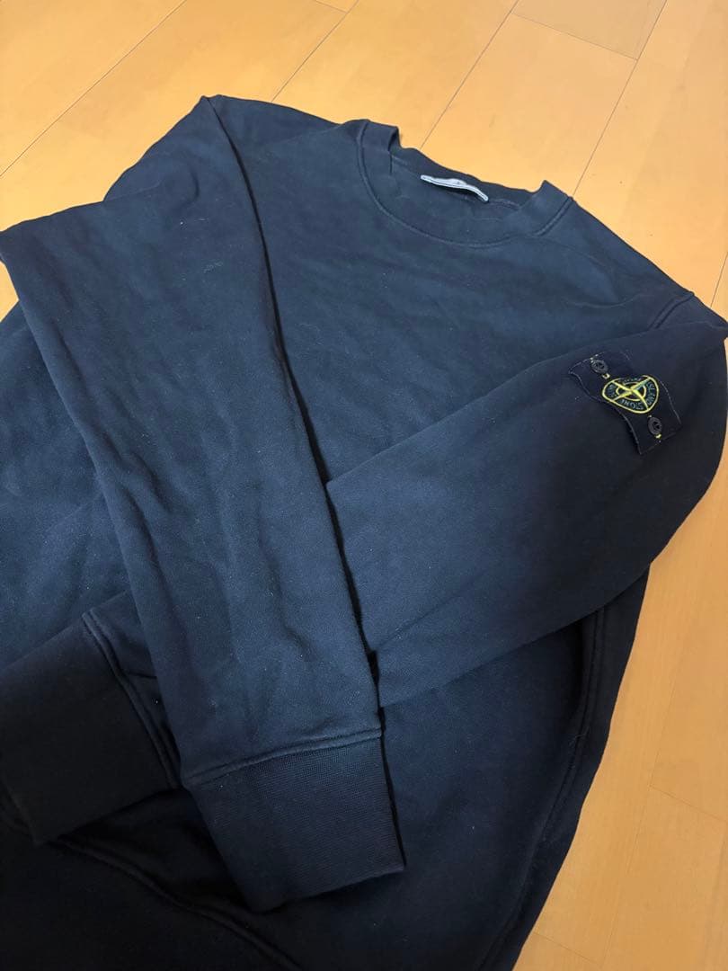 STONE  ブラック　クルーネック トレーナー